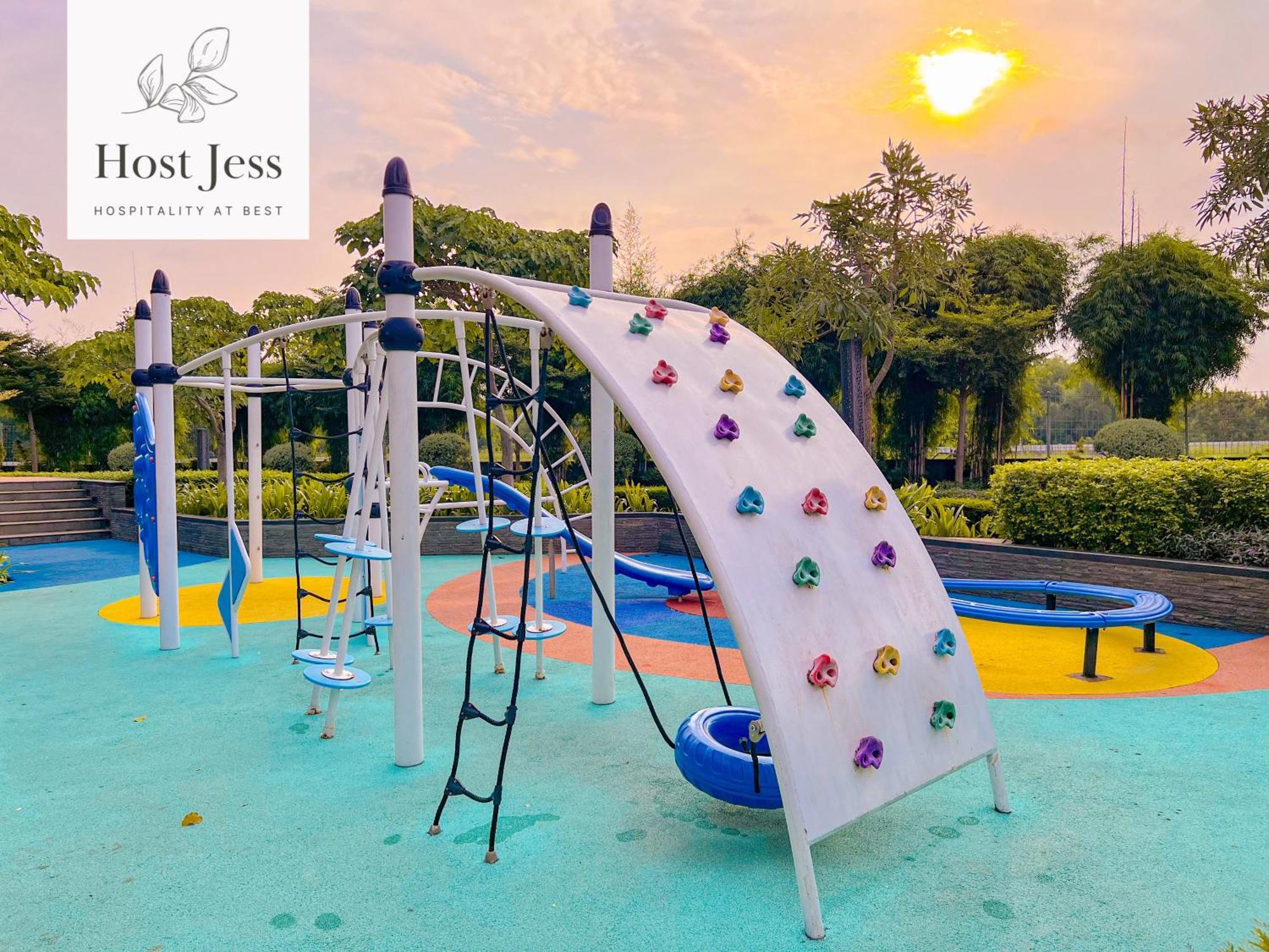 Gold Coast Pik Apartments By Host Jess جاكرتا المظهر الخارجي الصورة